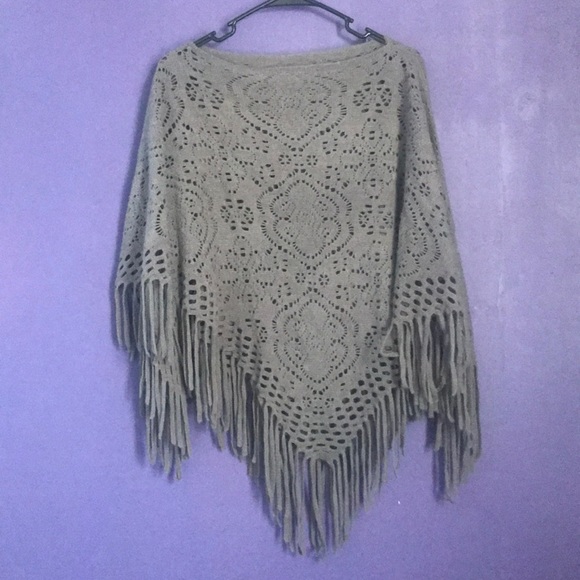 Sweaters - Grey Fringe Poncho